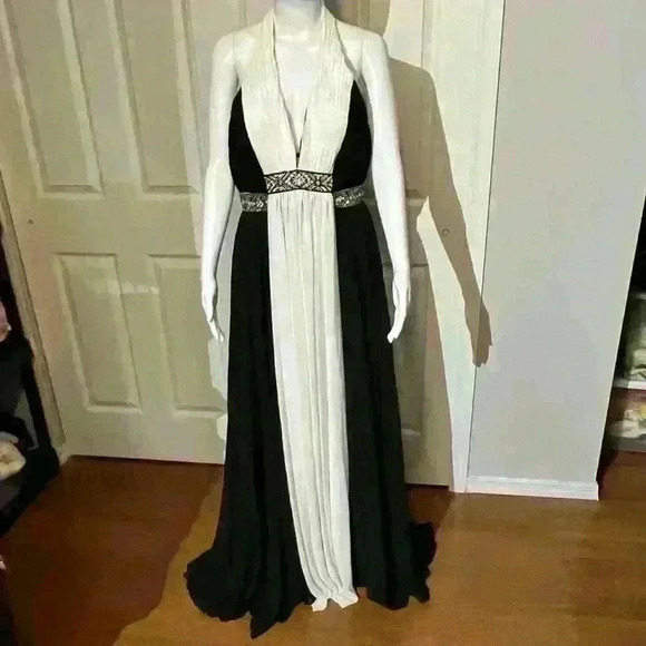 NWT Tony Bowls Dress B&W Iridescent Beaded Sequin Formal Pageant Prom Event 12 - Picture 1 of 16